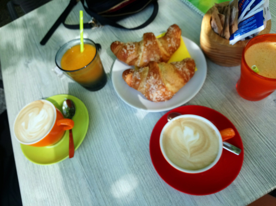 埃拉珊卓酒店主图