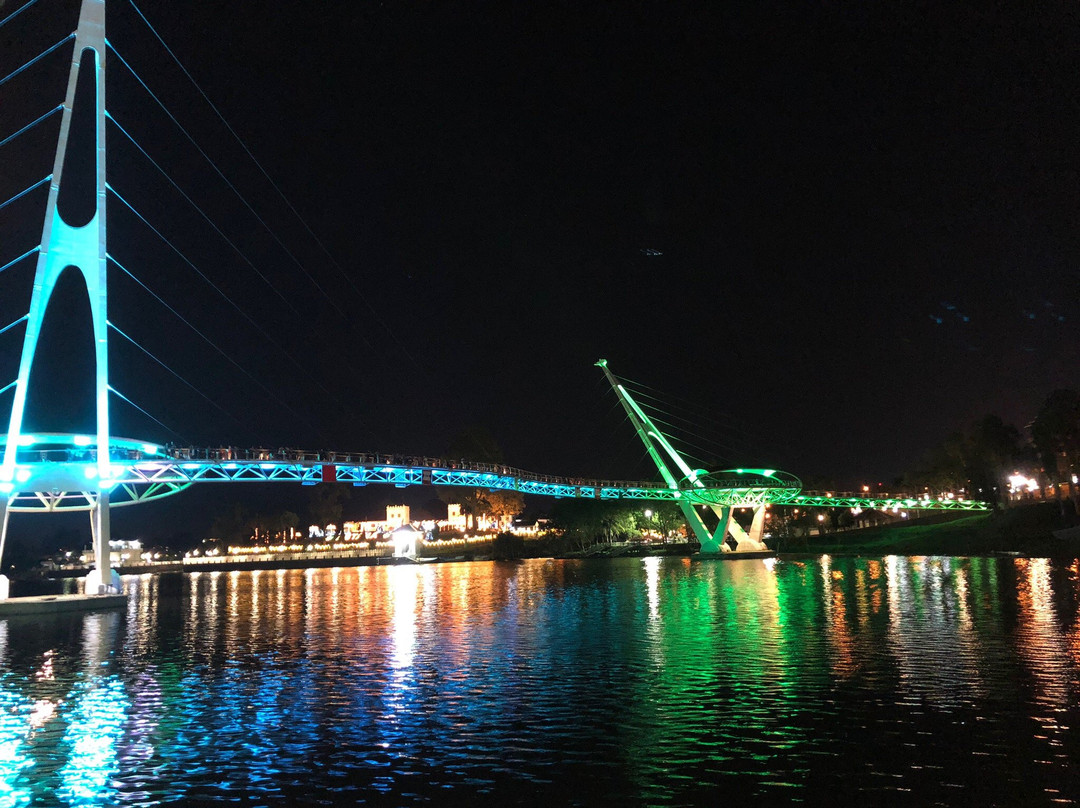 Darul Hana Bridge景点图片