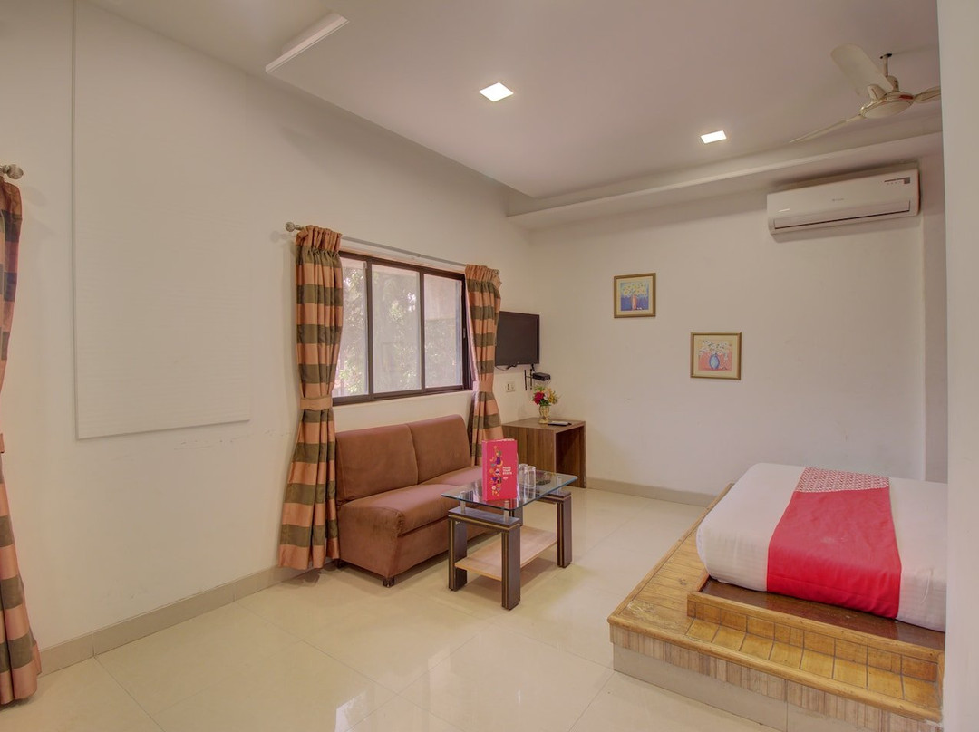 OYO 1781 Hotel Panchratna主图