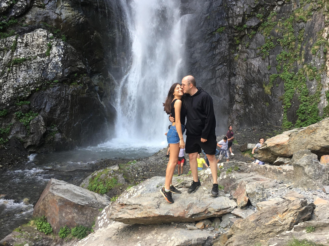 Gveleti Waterfall景点图片