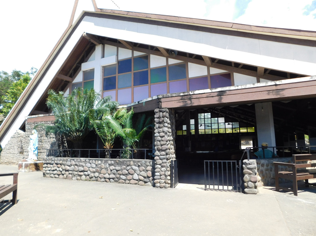 Holy Cross Cathedral-霍尼亚拉必去景点