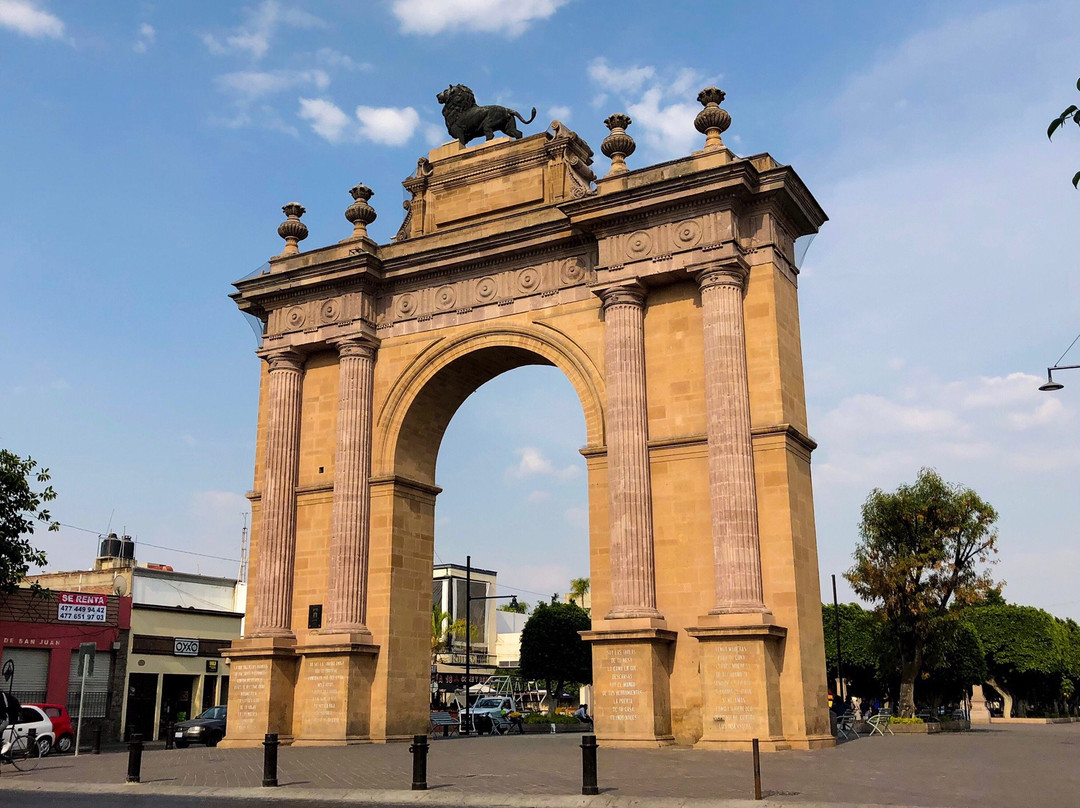 Arco Triunfal de la Calzada de los Héroes-利昂必去景点