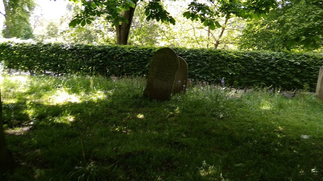 Hammersmith Cemetery景点图片