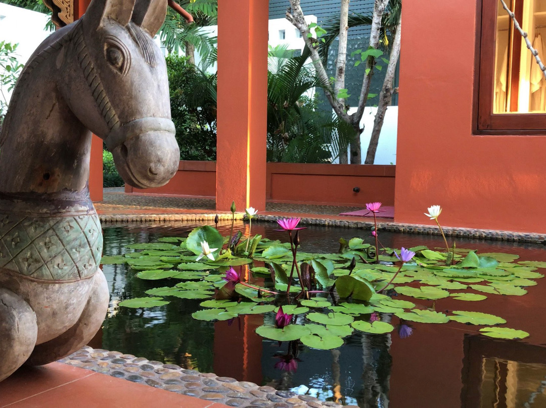 满得里皇家别墅度假村主图