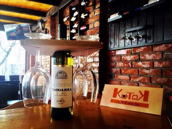 Kutak Caffe&Wine Bar-Pirot必去景点