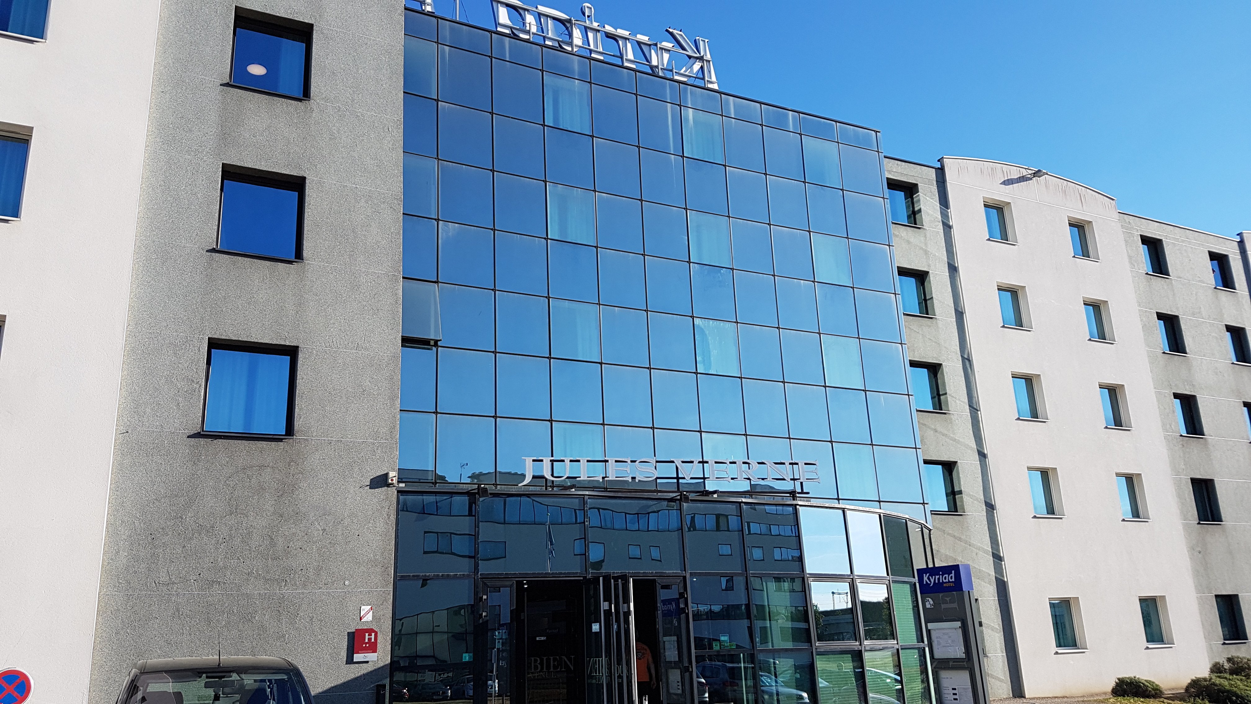 Hotel Kyriad Poitiers - Jules Verne Site du Futuroscope-浴室