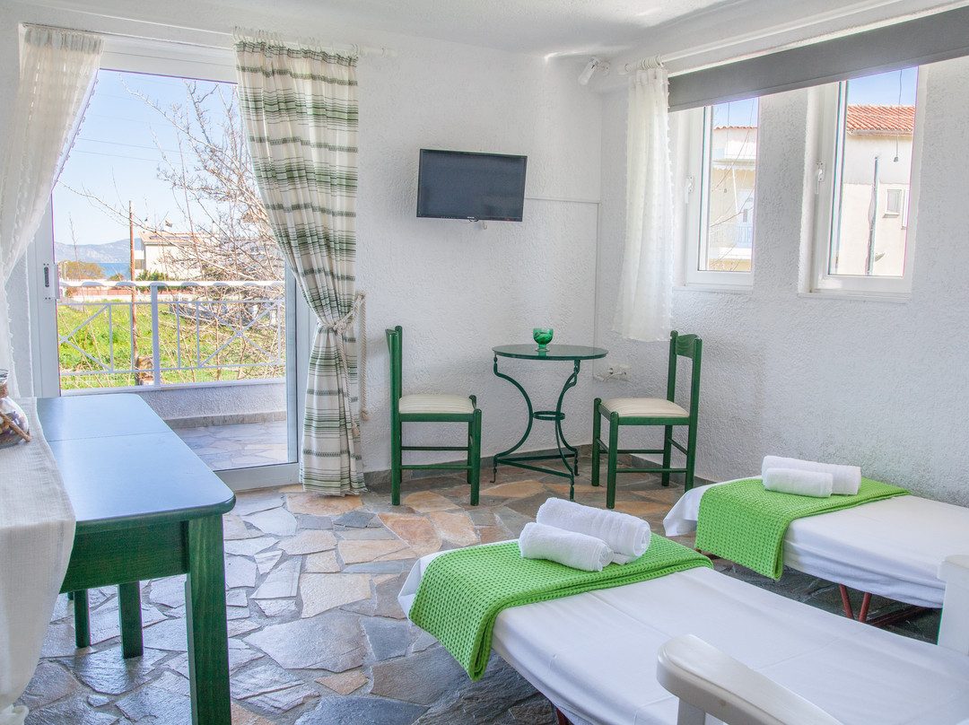 Phoenix Beachside Condos主图