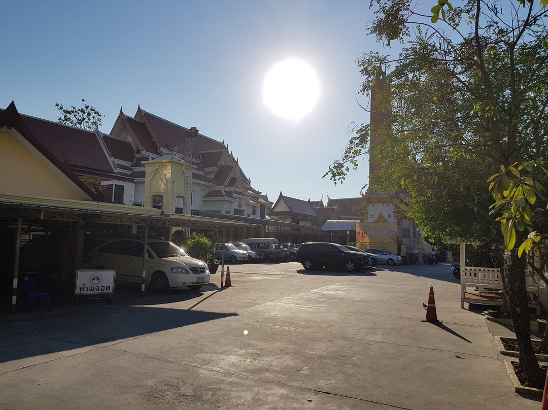 Wat Bangna Nok Pier景点图片