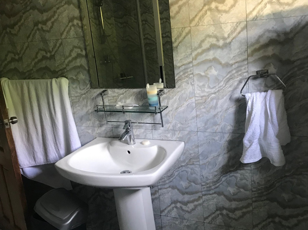 Julie's Holiday Home主图