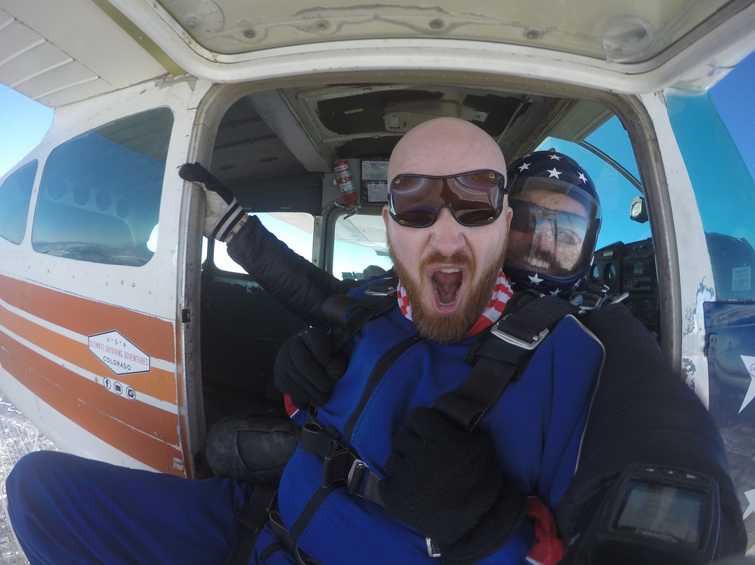 Ultimate Skydiving Adventures景点图片