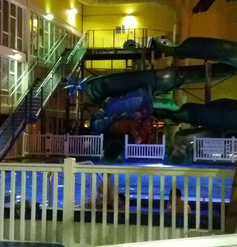 Montego Bay Indoor Waterpark景点图片