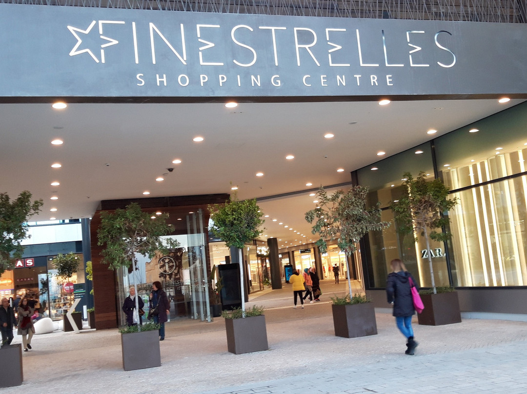 Finestrelles Shoping Centre景点图片