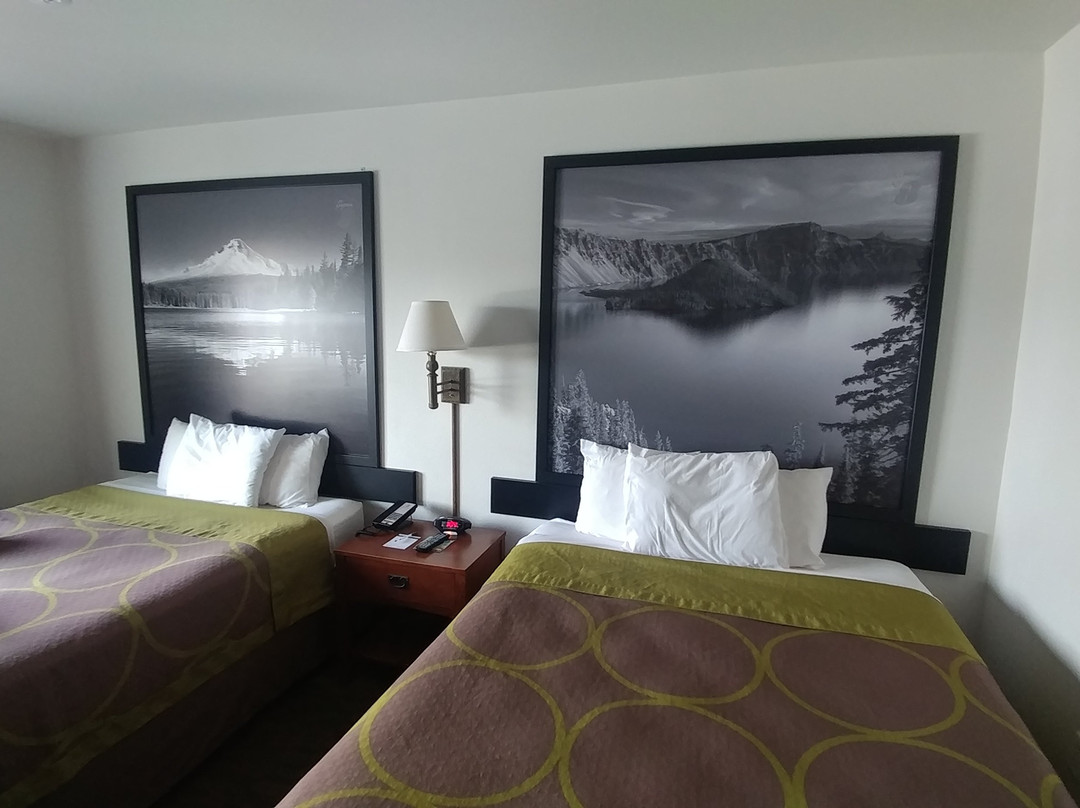 Super 8 by Wyndham Central Pt Medford主图