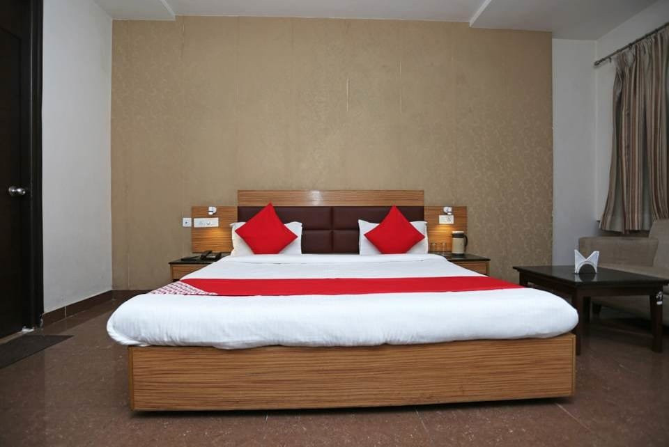 OYO 3523 Tekarees Inn Mahanagar主图