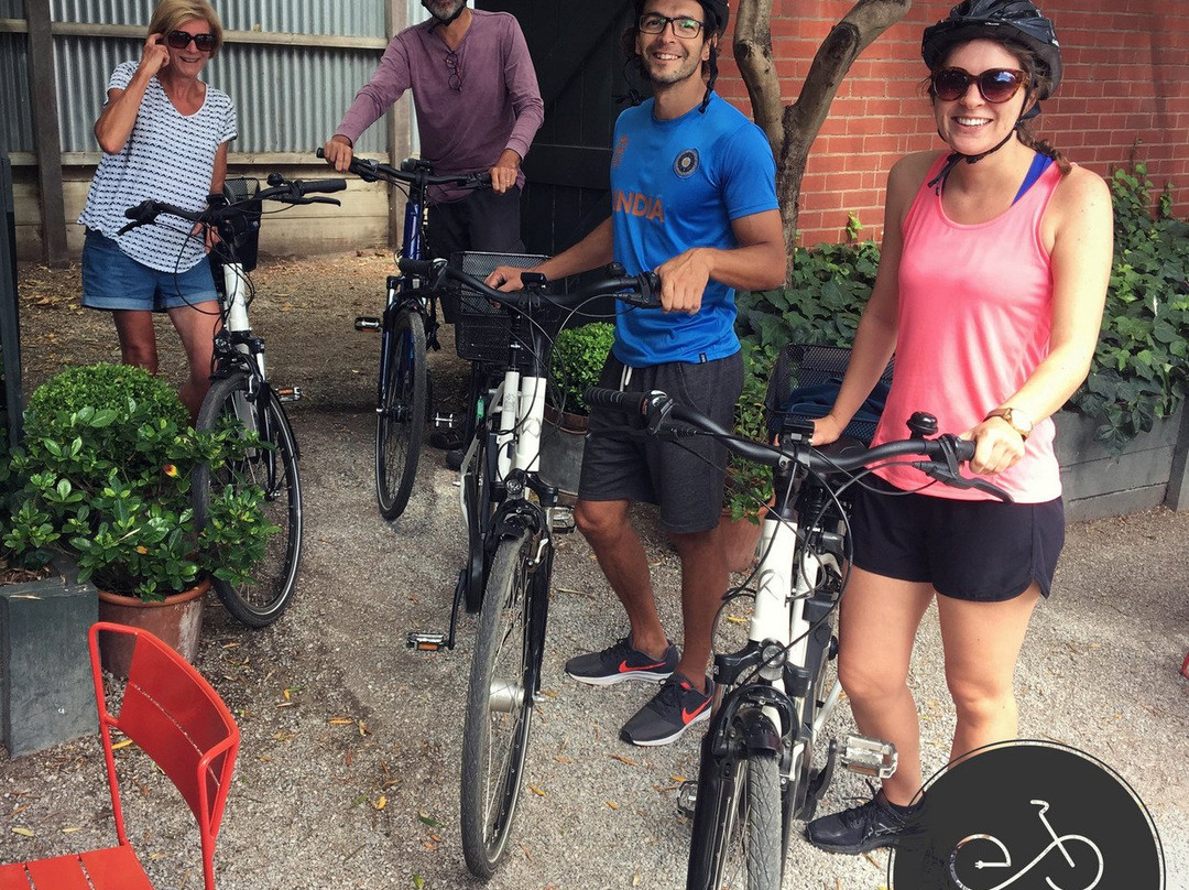 Bella E-Bike Hire-Indented Head必去景点