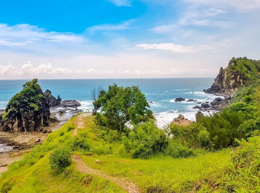 Watu Lumbung Beach景点图片