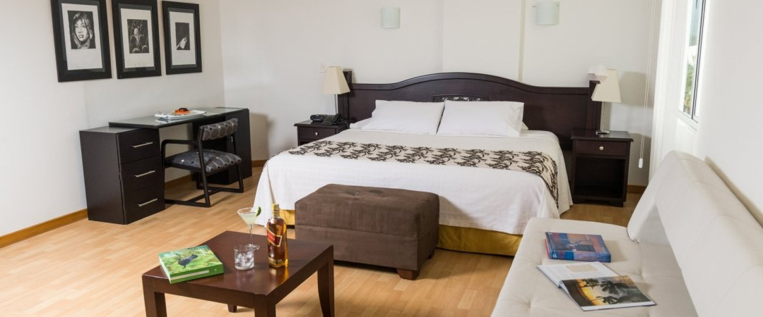 Hotel Bolivar Plaza主图