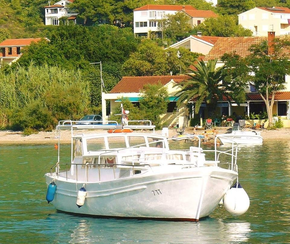 Tour boat "Marija"景点图片