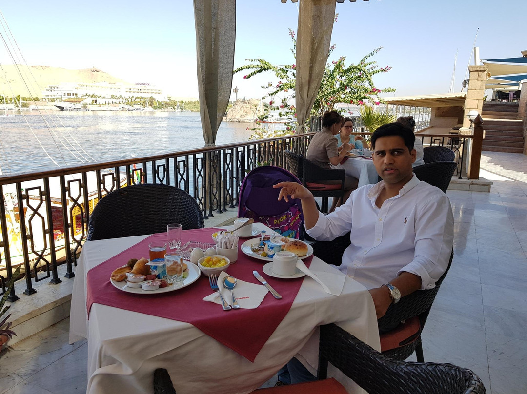 普拉米萨伊西斯海滨度假村主图