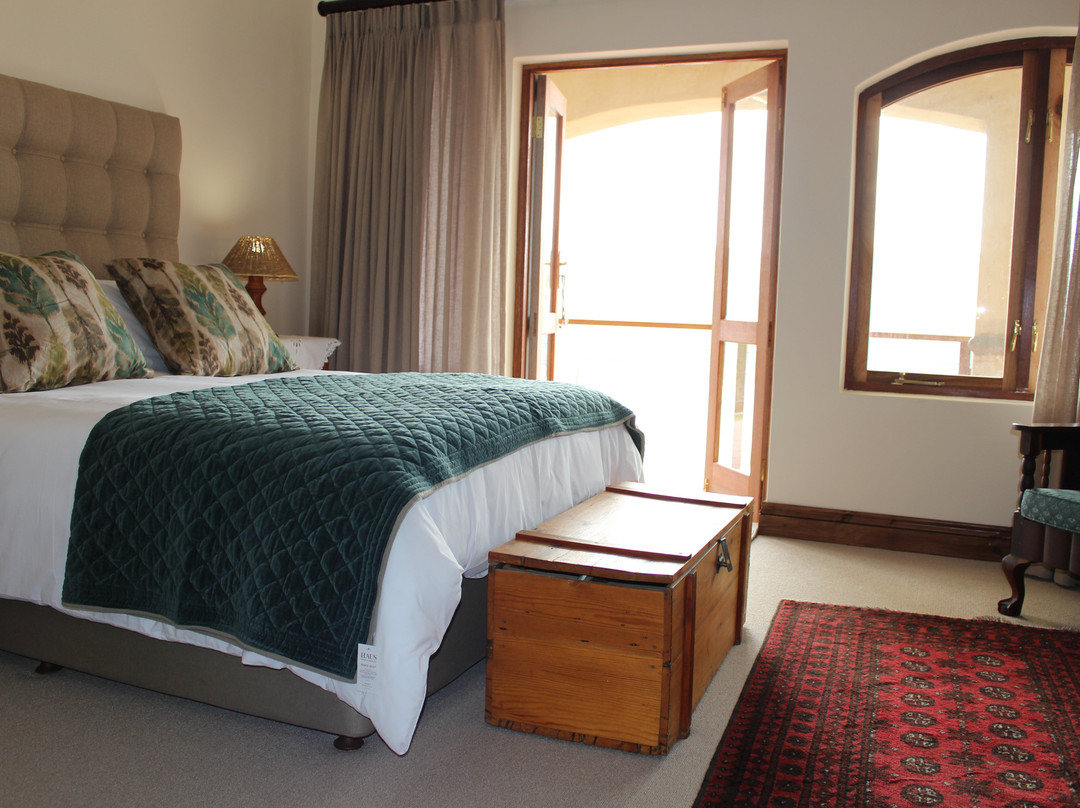 Chara Lakeside Lodge主图