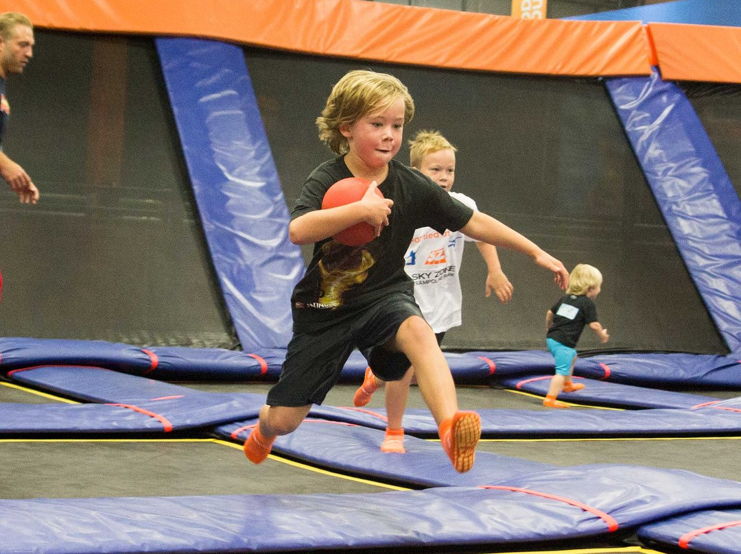 Sky Zone Guam-阿加尼亚必去景点