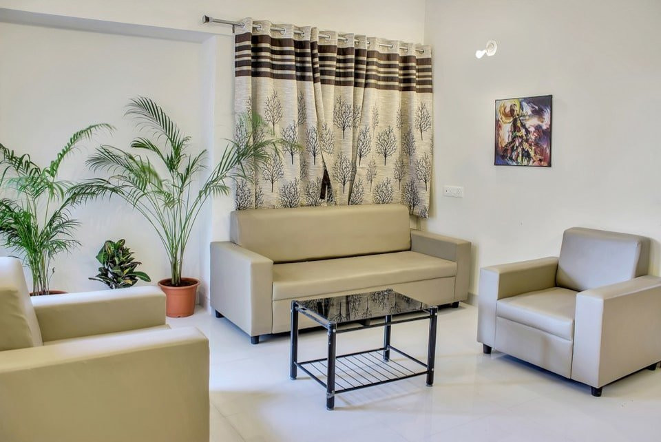 OYO 12042 Green Olives Apartments主图