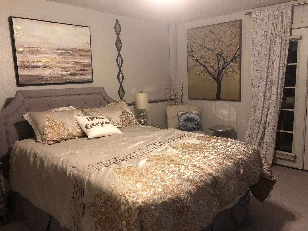 A Goldenview Bed and Breakfast主图