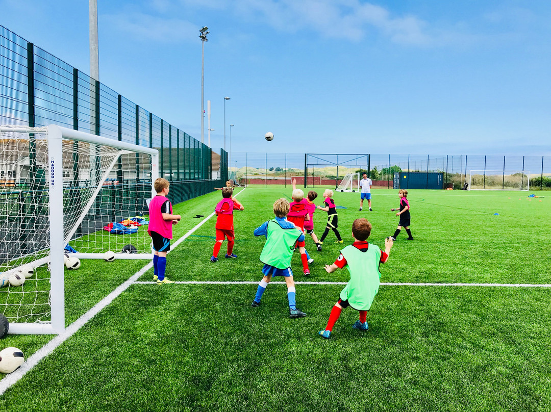 Shilton Soccer Academy-Hayle必去景点