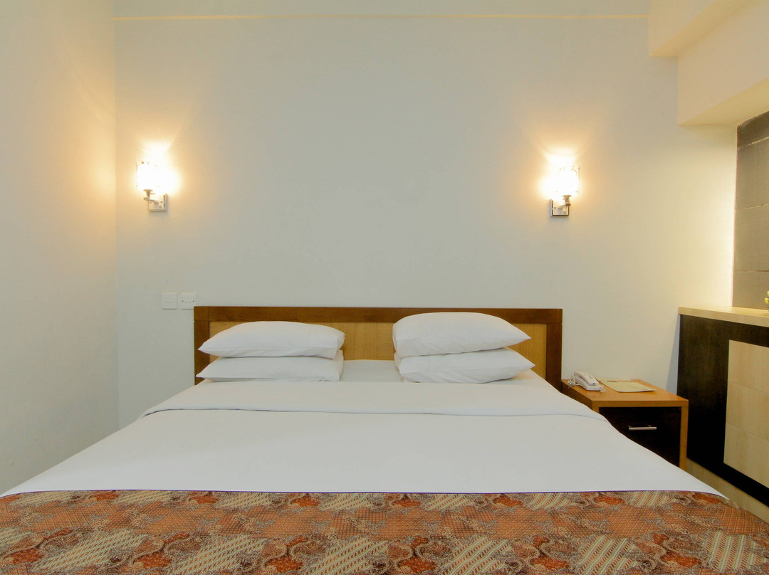 University Hotel主图