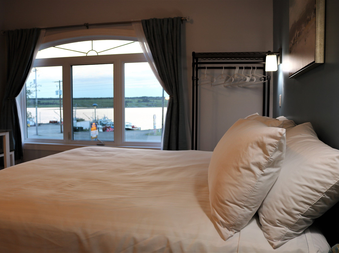 Silver Lining Inn & Motel主图