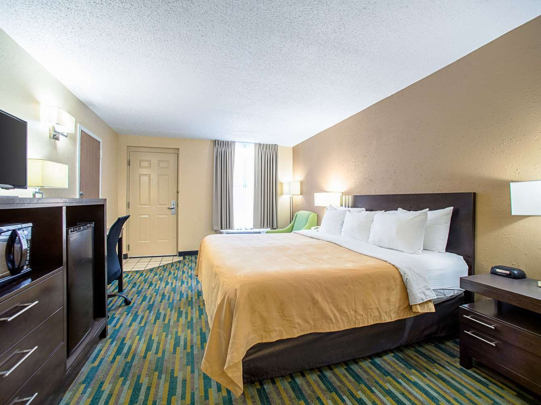 Quality Inn Near Six Flags St. Louis主图