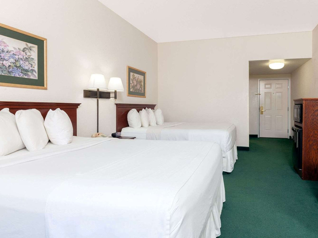 Best Western Prime Inn & Suites主图