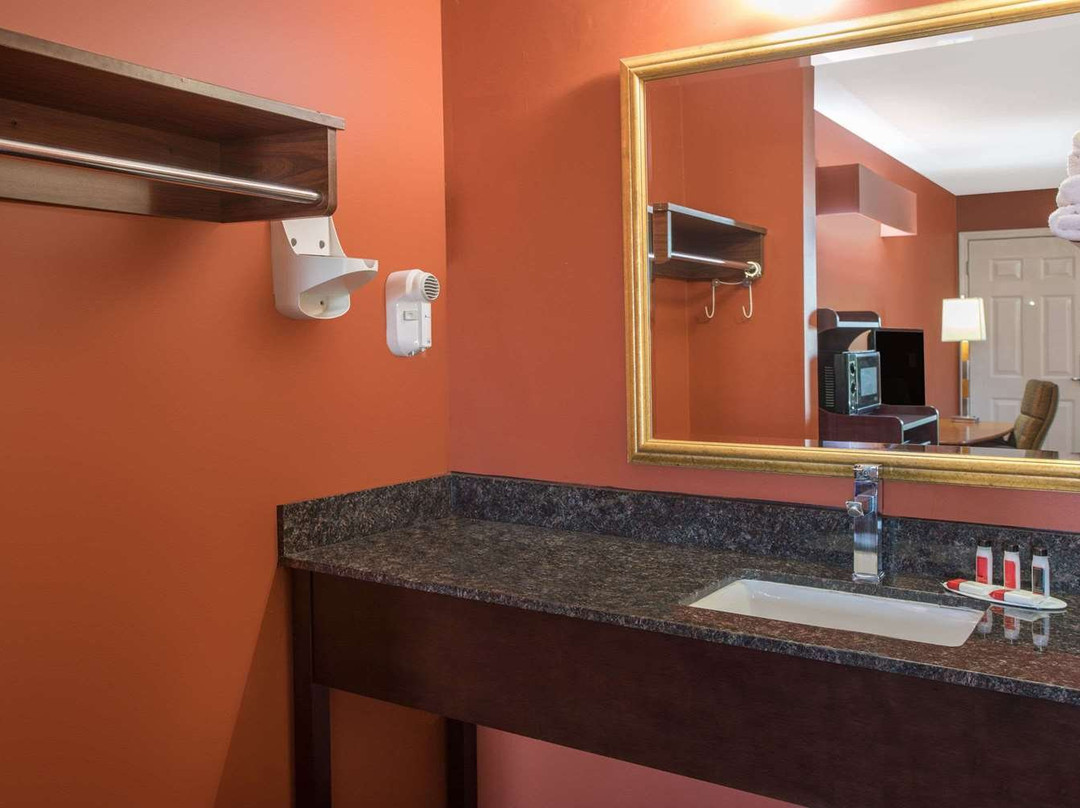 Baymont inn By Wyndham Commerce GA Next to Tanger Outlet Mall主图