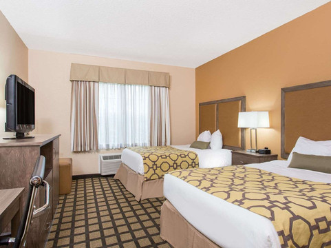 普利茅斯呗盟套房酒店主图