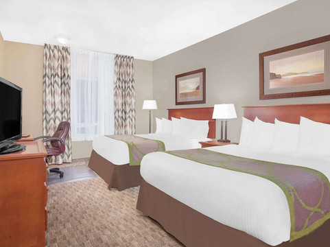 阿萨巴斯卡速8酒店主图