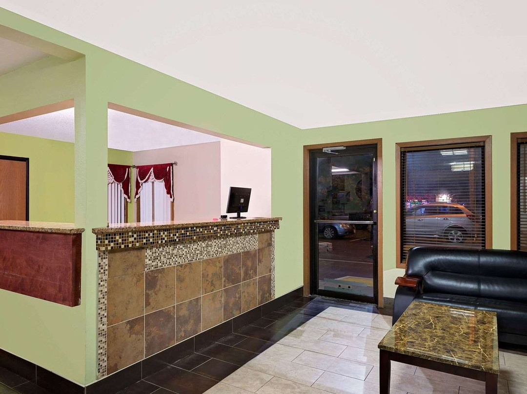 Super 8 by Wyndham Muncie/Ball St. College Area主图