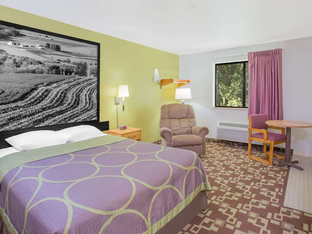 Super 8 by Wyndham Independence主图