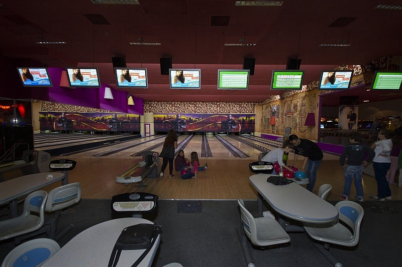 Excalibur Bowling Bar Pub-普罗夫迪夫必去景点