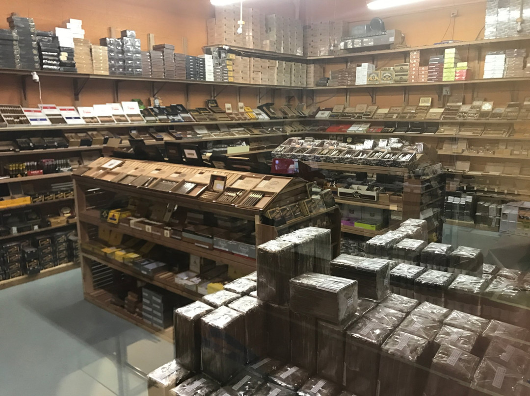 Cigar Warehouse景点图片