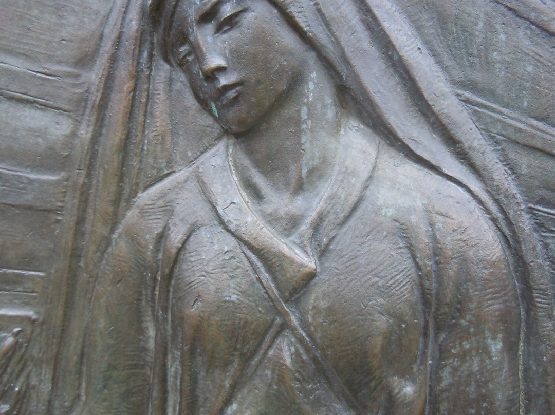 Monument aux morts – La France recevant dans ses bras un soldat blesse-Villemomble必去景点