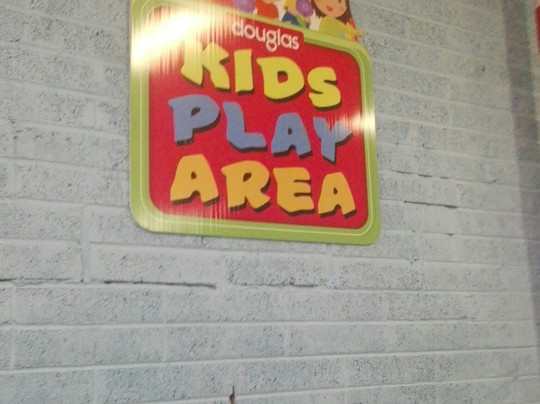 Douglas Village Shopping Centre-科克必去景点