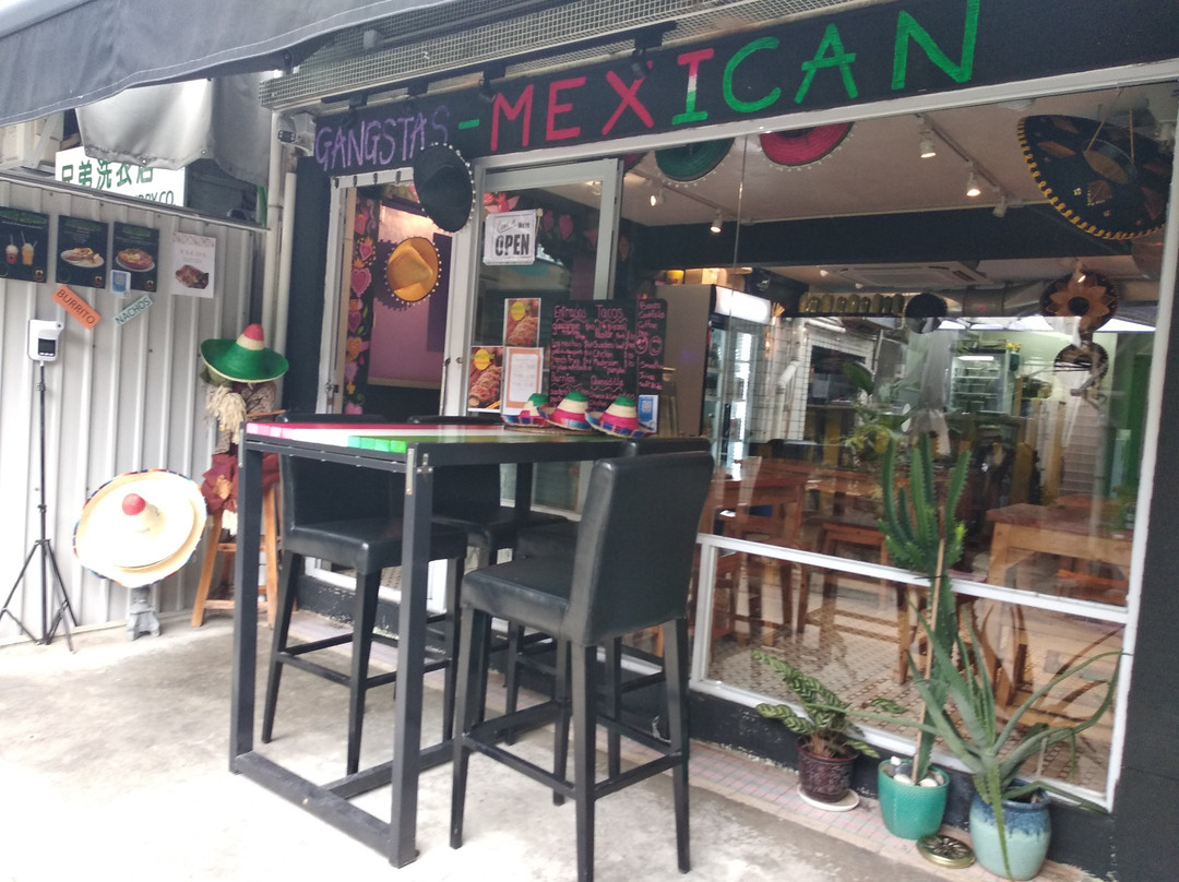Los Gangstas Restaurant