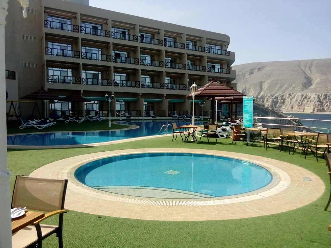 金色郁金香度假村主图