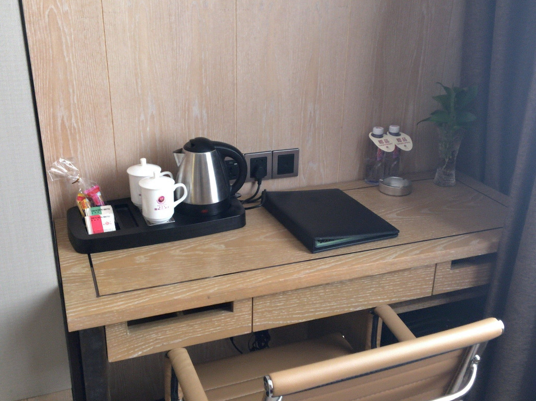 荷塘园林大酒店主图