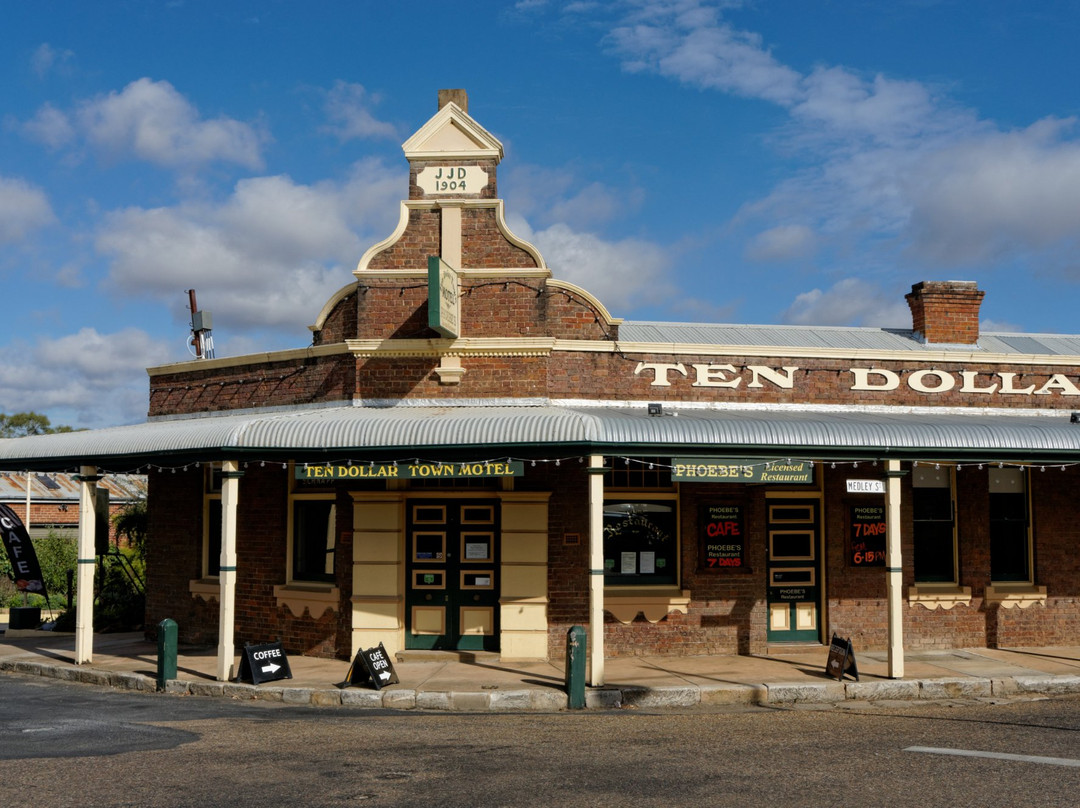 Ten Dollar Town Motel主图