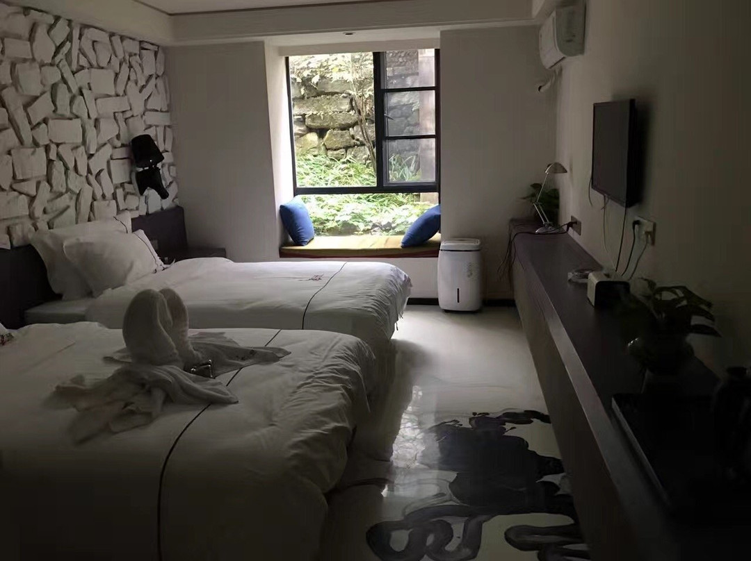 庐山花径堂酒店（牯岭街如琴湖店）主图