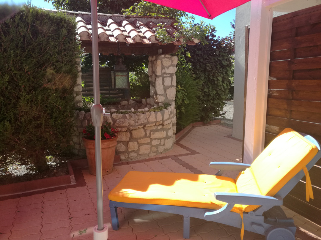 La Chapelle-Achard酒店住宿-Chevrefeuille Et Eglantine