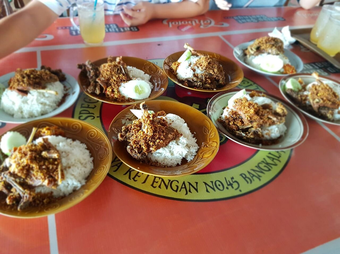 Bangkalan餐馆和美食-Bebek Sinjay