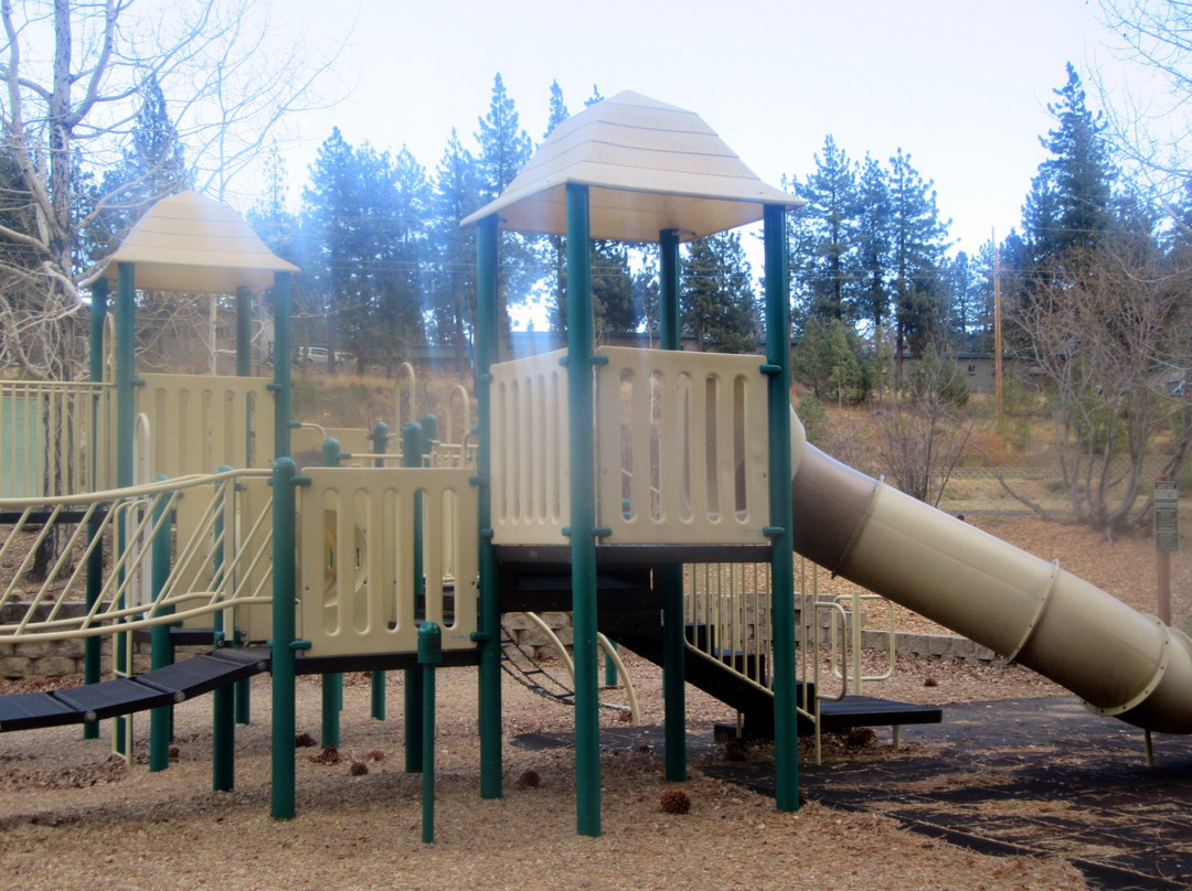 Kahle Park and Community Center-Stateline必去景点