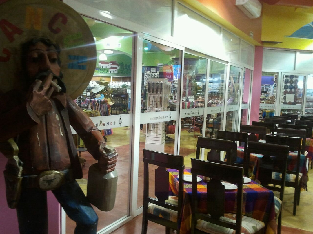 Tomh Burro Restaurante Mexicano & Mariscos